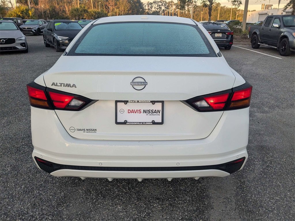 Used 2025 Nissan Altima 2.5 SV image 5