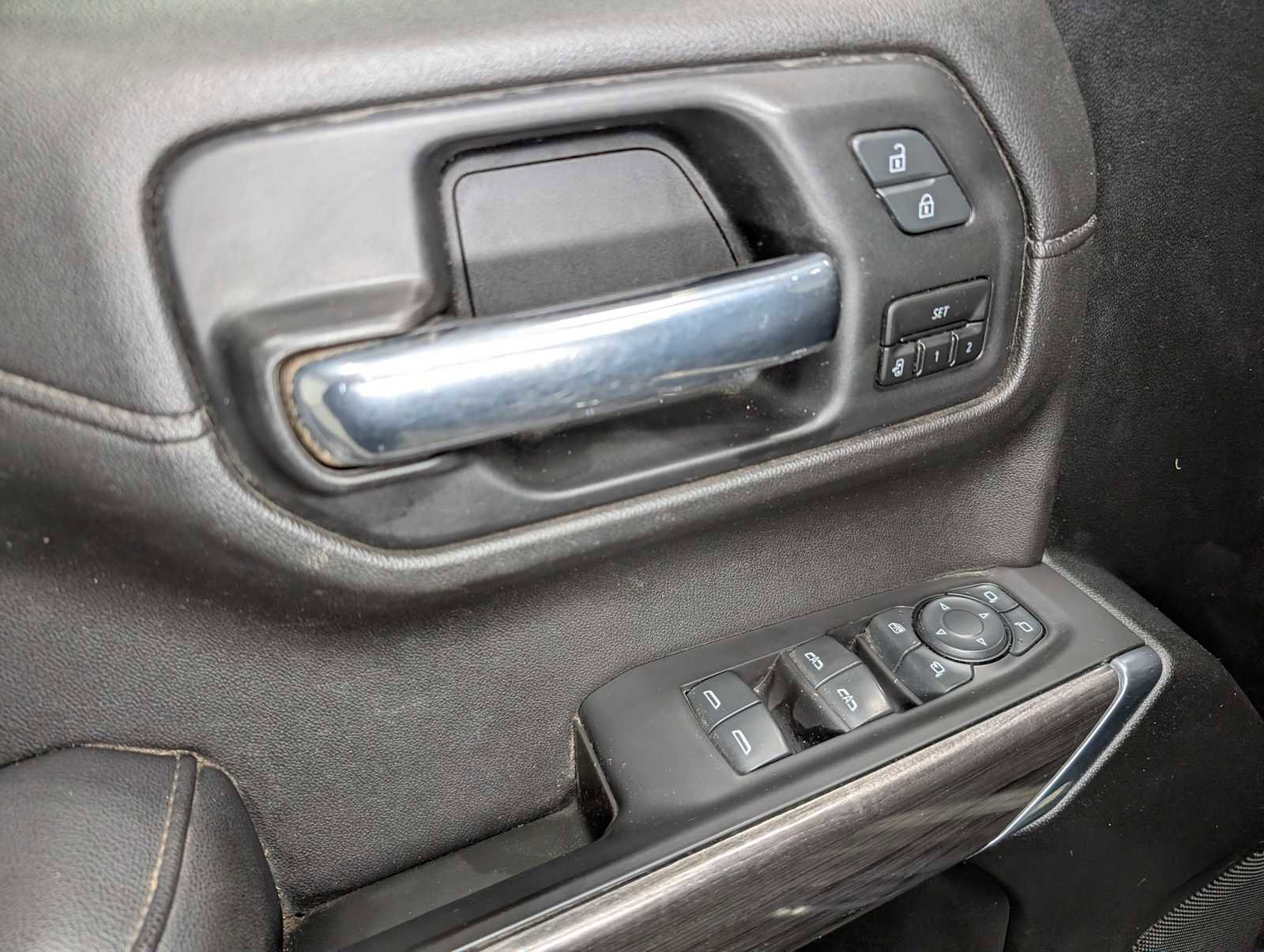 Certified 2021 Chevrolet Silverado 1500 LTZ w/ Z71 Off-Road Package image 31