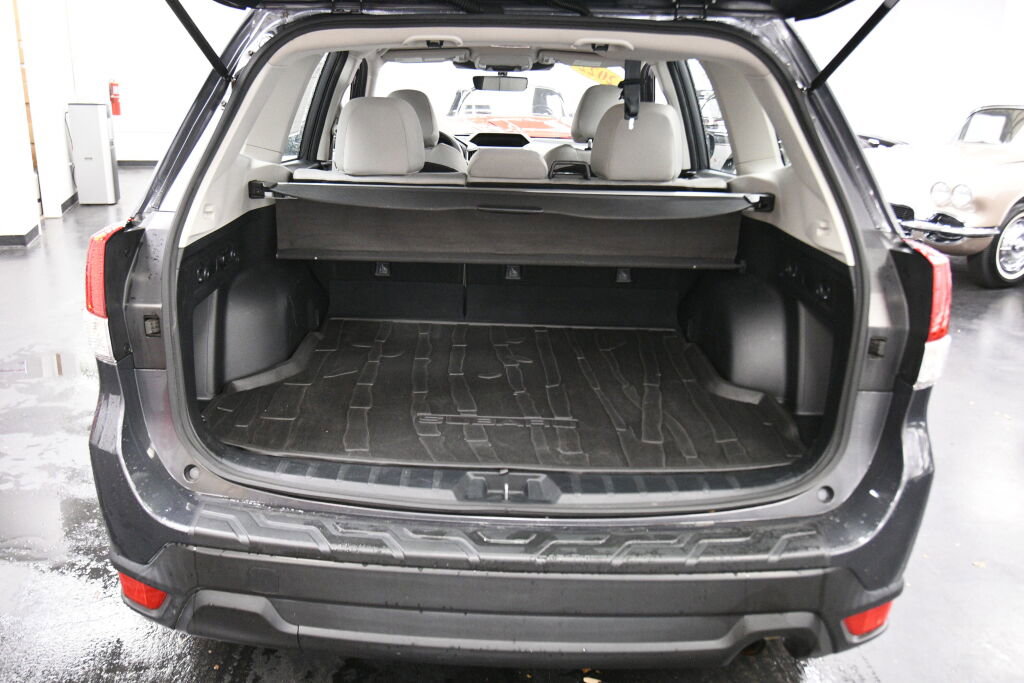 Used 2022 Subaru Forester Base image 21