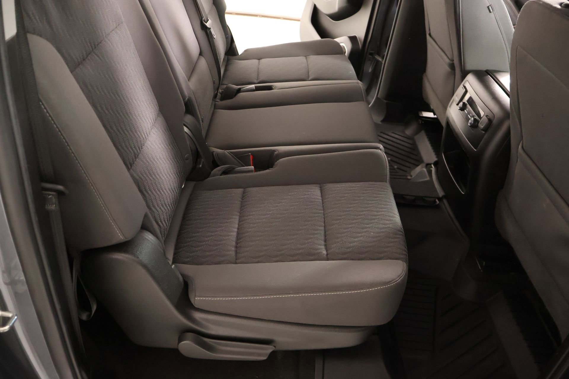 Used 2018 Chevrolet Suburban LS w/ Enhanced Driver Alert Package AWD/4WD image 14