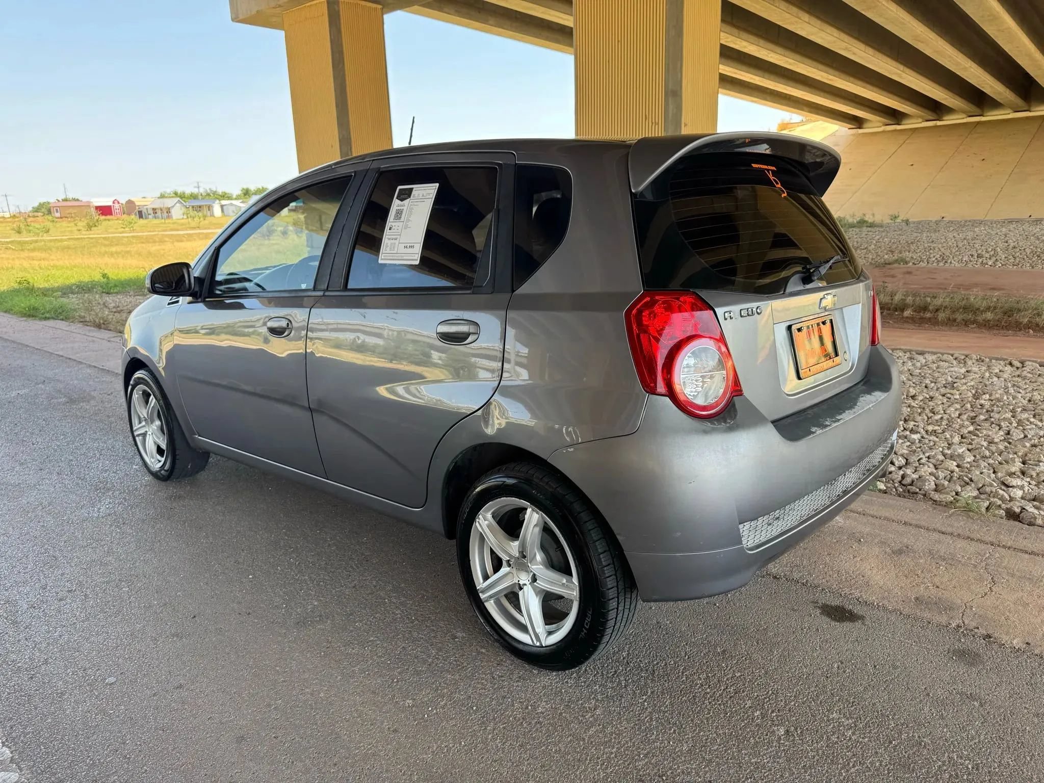 Used 2010 Chevrolet Aveo5 LT FWD image 5
