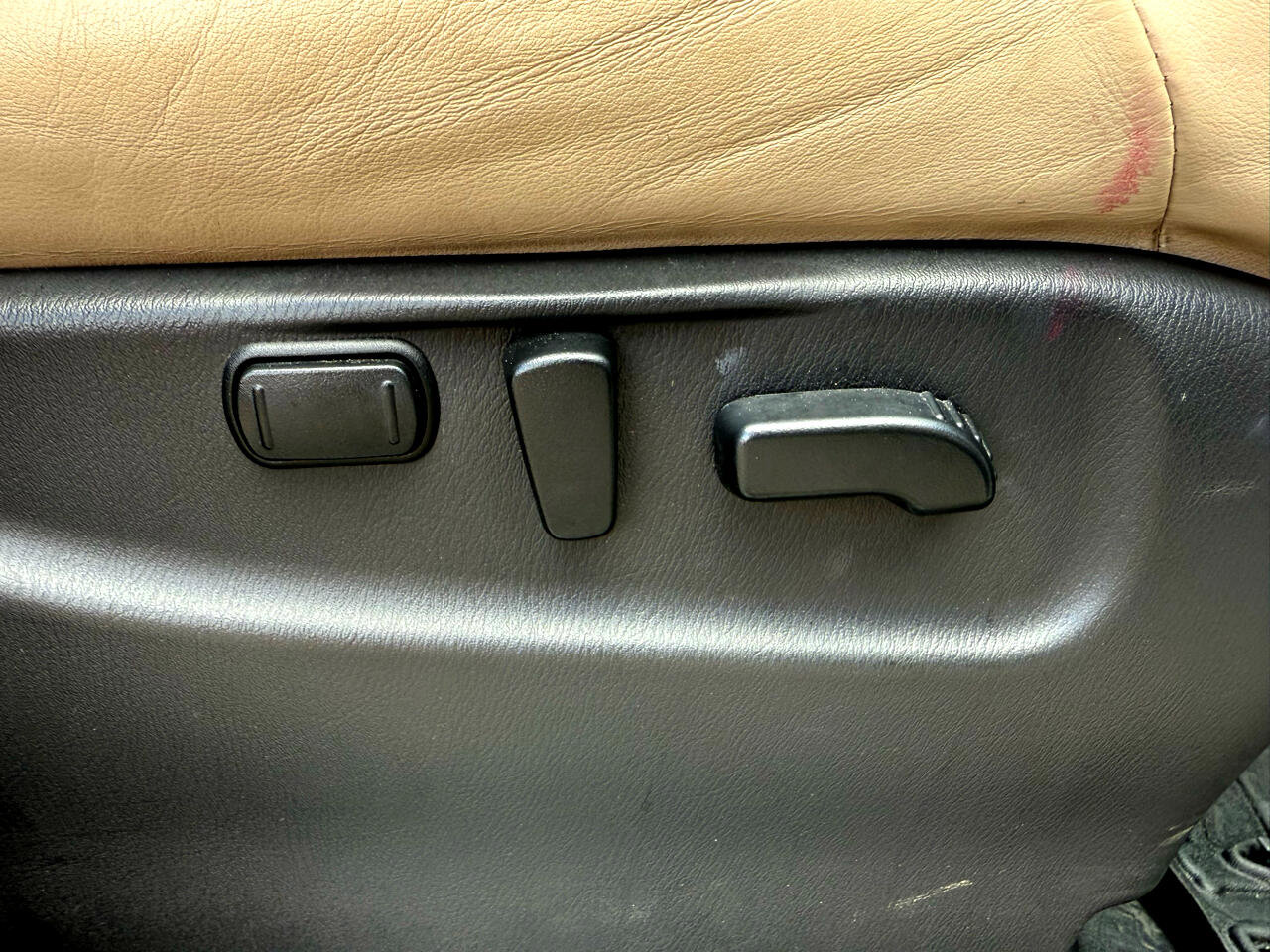 Used 2017 Nissan Armada Platinum w/ Captain Seat Package image 40