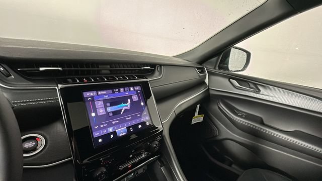 New 2026 Jeep Grand Cherokee L Laredo AWD/4WD image 31
