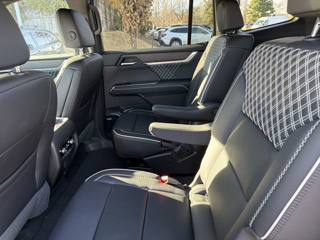 Used 2025 GMC Acadia Denali image 11