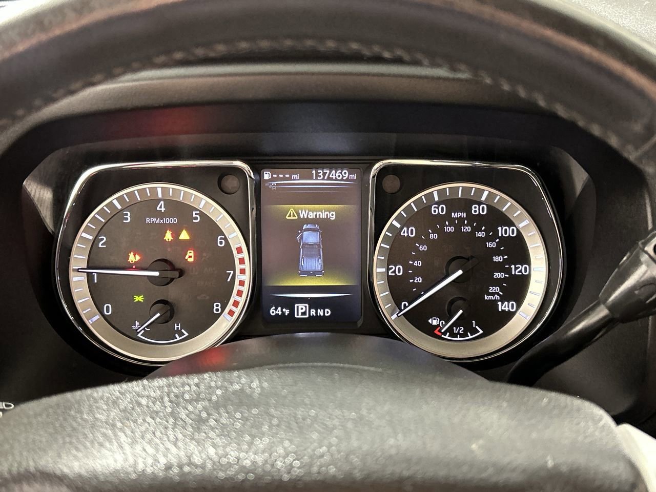 Used 2016 Nissan Titan SV image 14