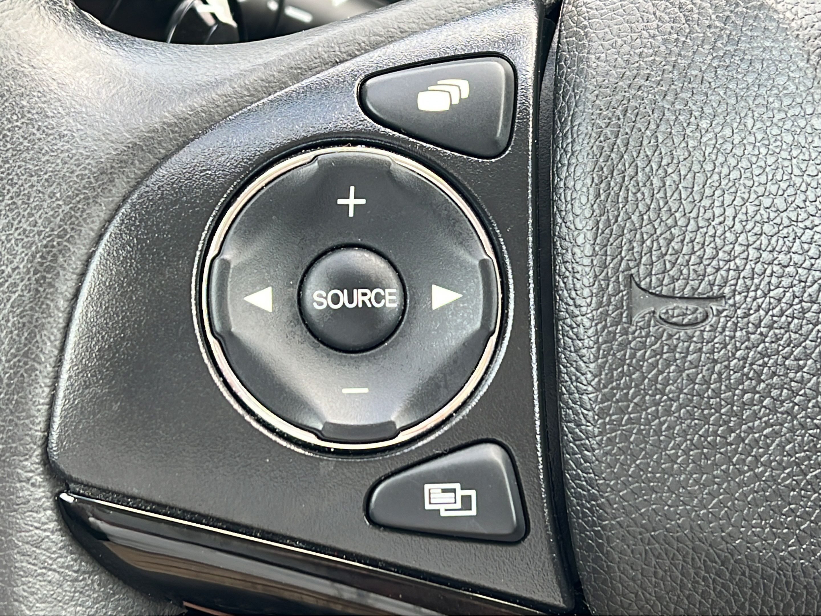 Used 2021 Honda HR-V EX-L image 21