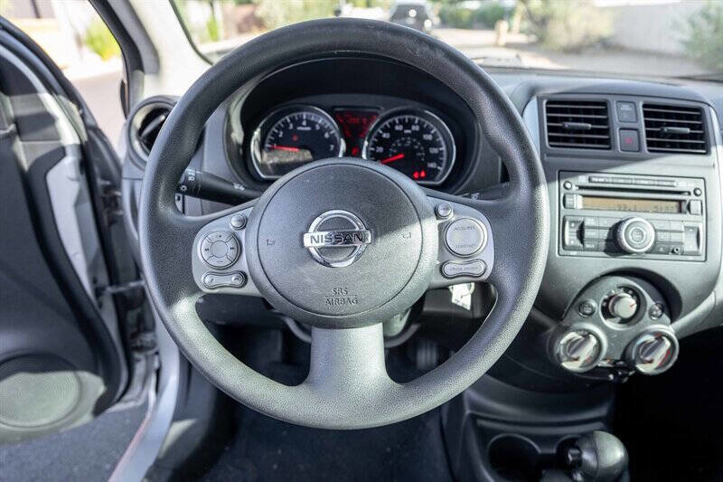 Used 2012 Nissan Versa SV w/ Convenience Pkg FWD image 11