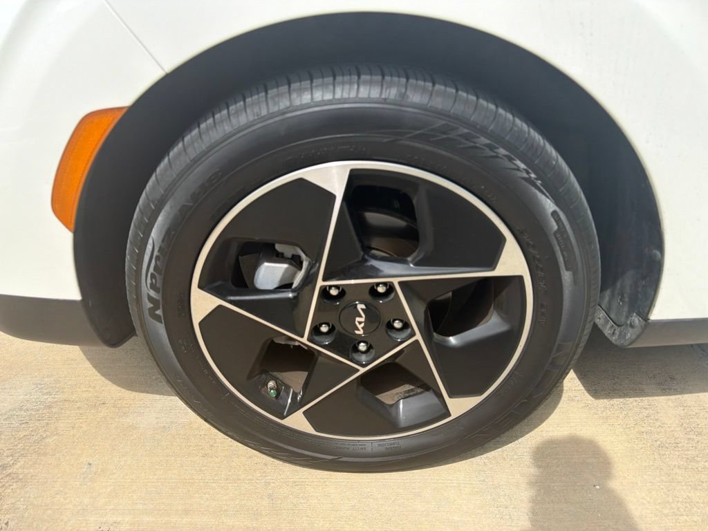 Used 2023 Kia Soul EX FWD image 14