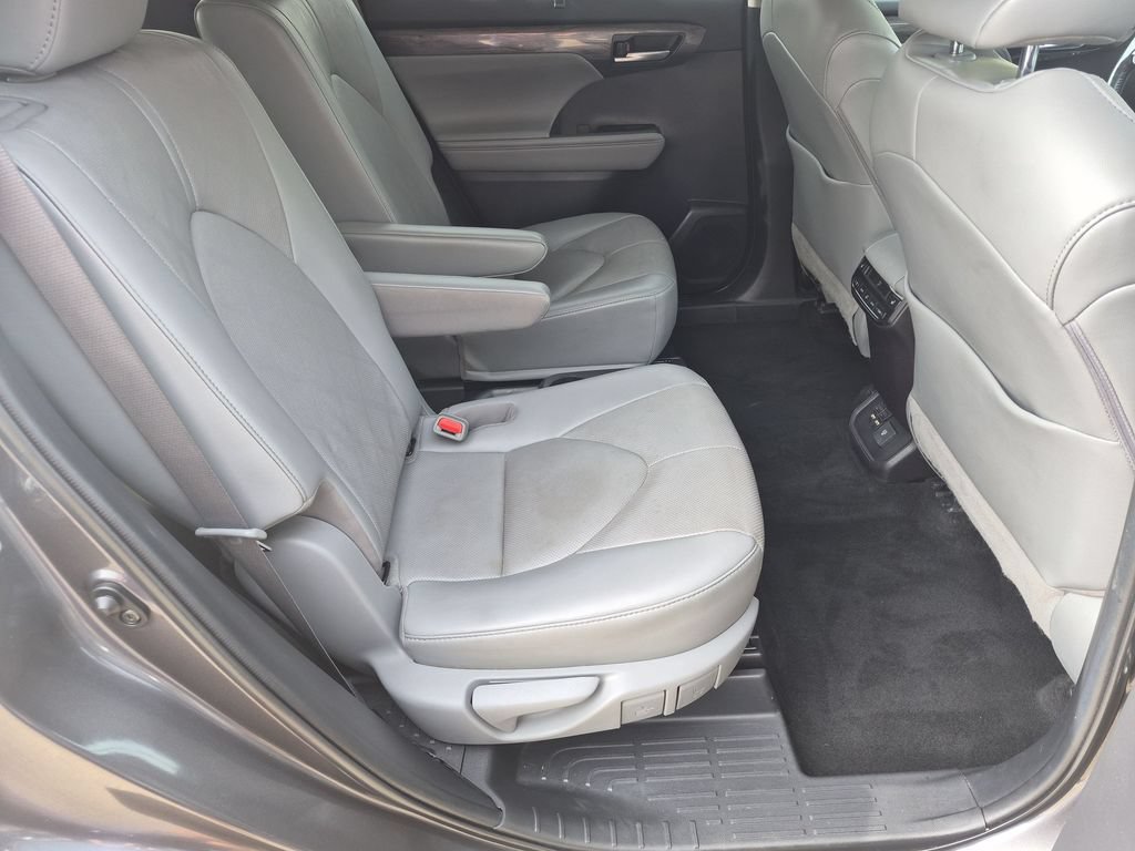 Used 2021 Toyota Highlander Platinum AWD/4WD image 18