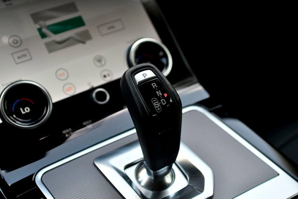 Used 2020 Land Rover Range Rover Evoque SE image 49