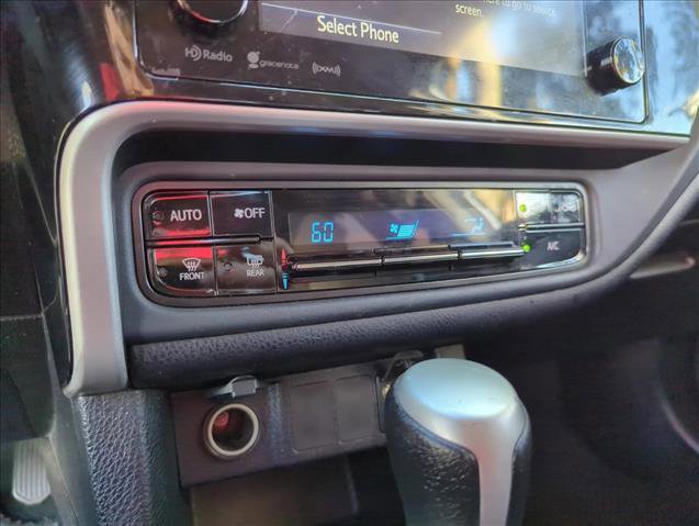 Used 2018 Toyota Corolla LE image 11