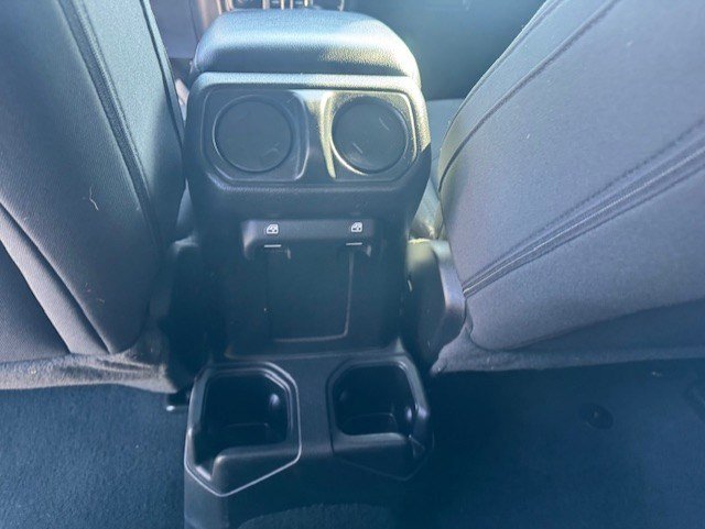 Used 2022 Jeep Gladiator Willys AWD/4WD image 28