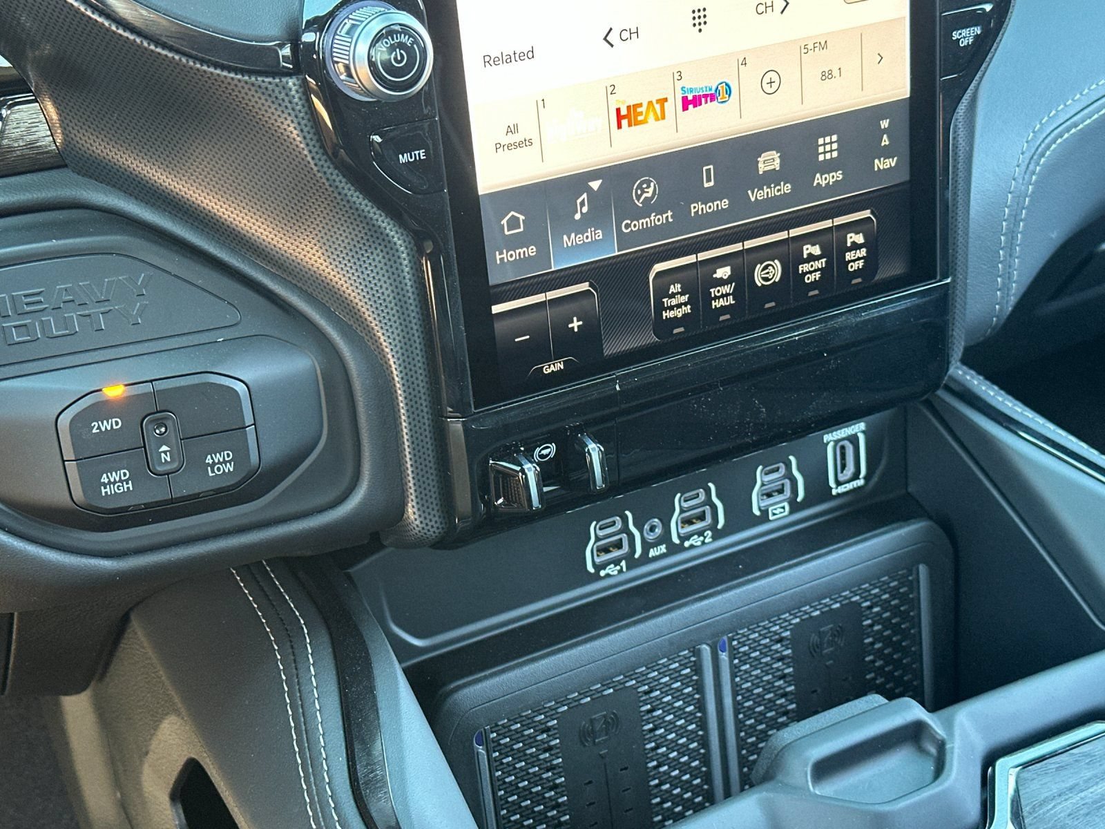 New 2026 RAM 2500 Limited AWD/4WD image 17