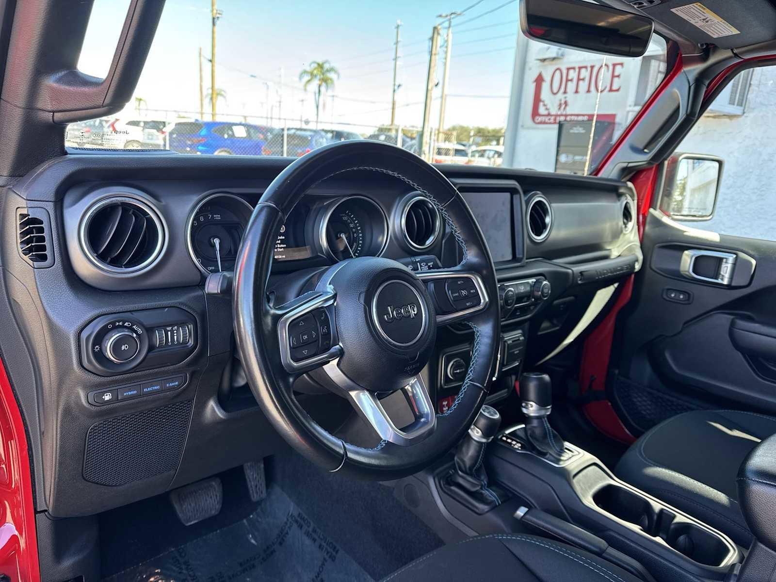 Used 2022 Jeep Wrangler Unlimited Rubicon 4xe image 2