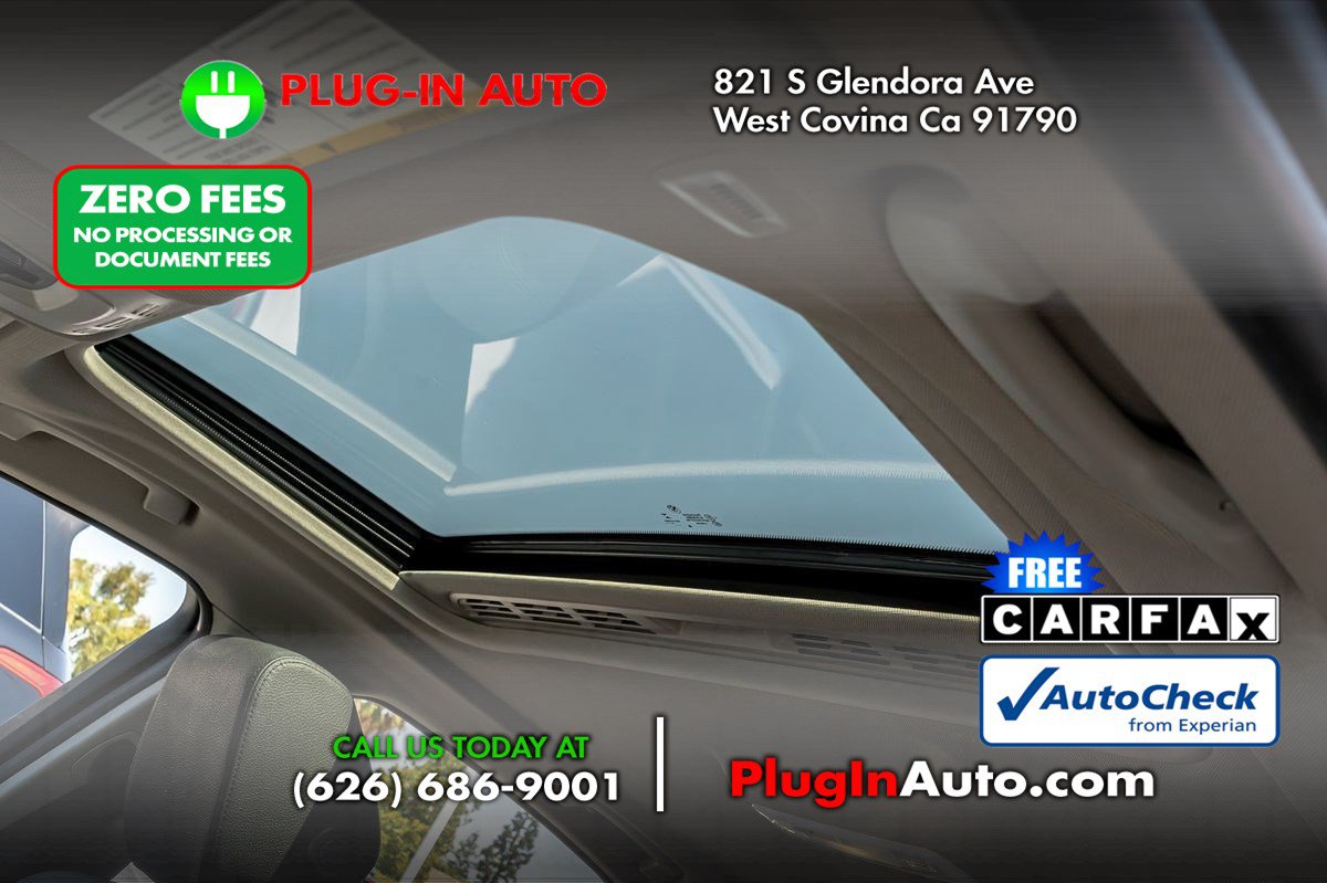 Used 2018 BMW 320i Sedan w/ Convenience Package RWD image 2