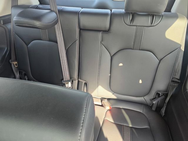 Used 2024 Honda Pilot EX-L image 11