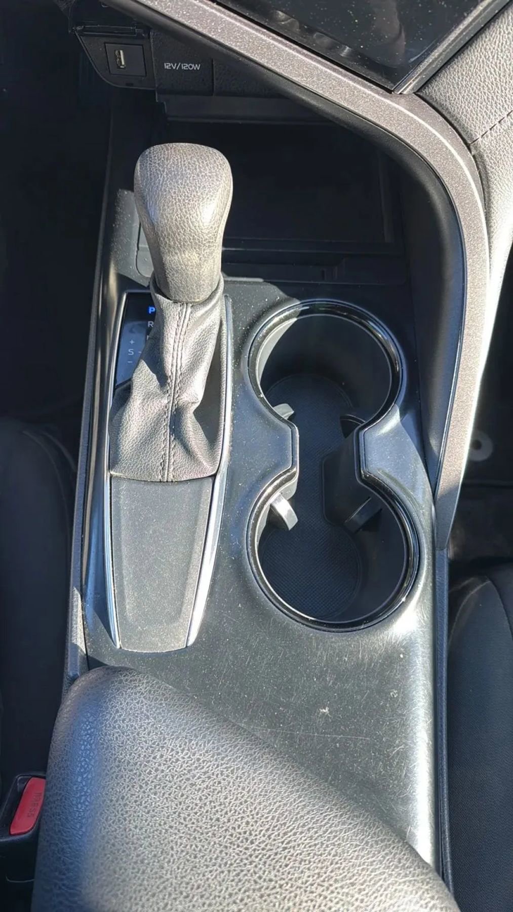Used 2020 Toyota Camry LE FWD image 20