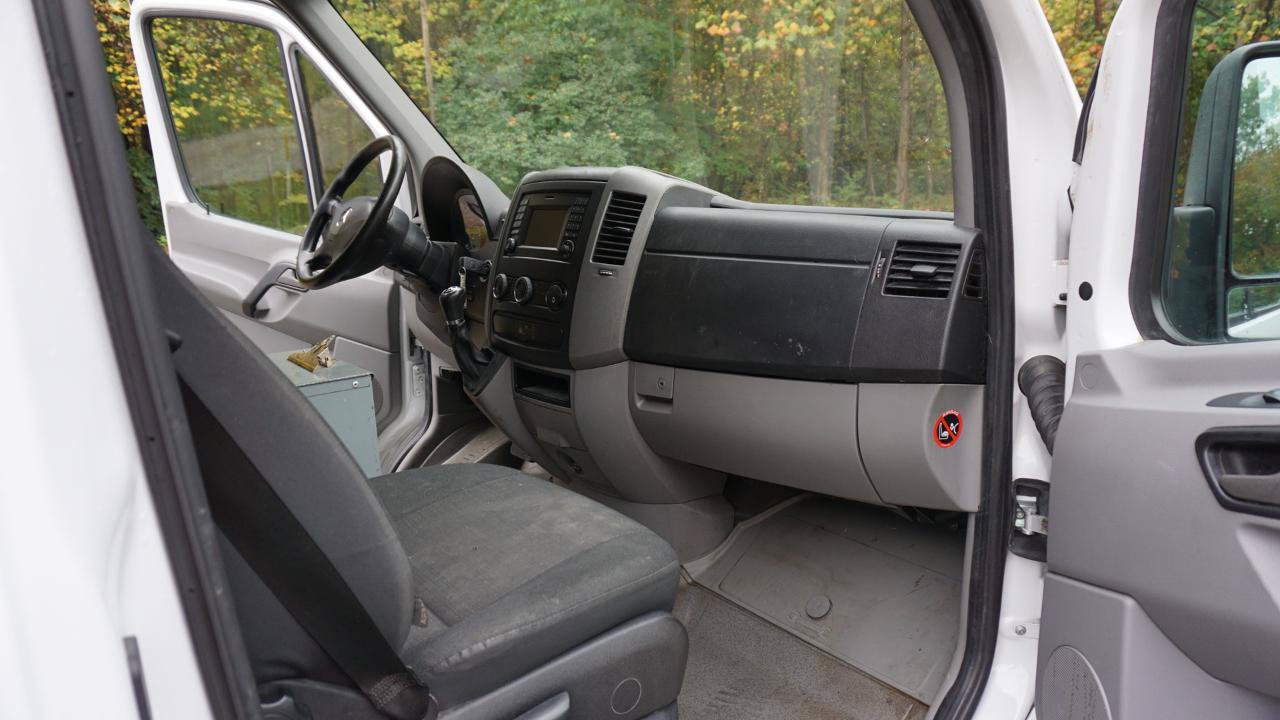 Used 2017 Mercedes-Benz Sprinter 2500 image 19