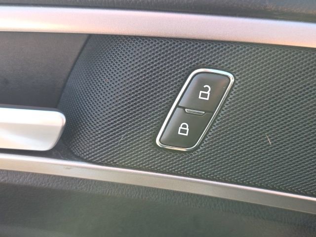 Used 2020 Ford Fusion SE image 21