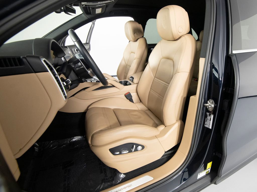 Certified 2020 Porsche Cayenne AWD/4WD image 5