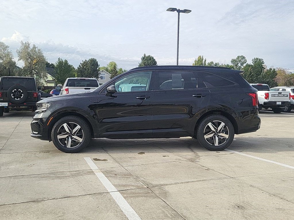 Used 2023 Kia Sorento S w/ Panoramic Sunroof Package FWD image 5