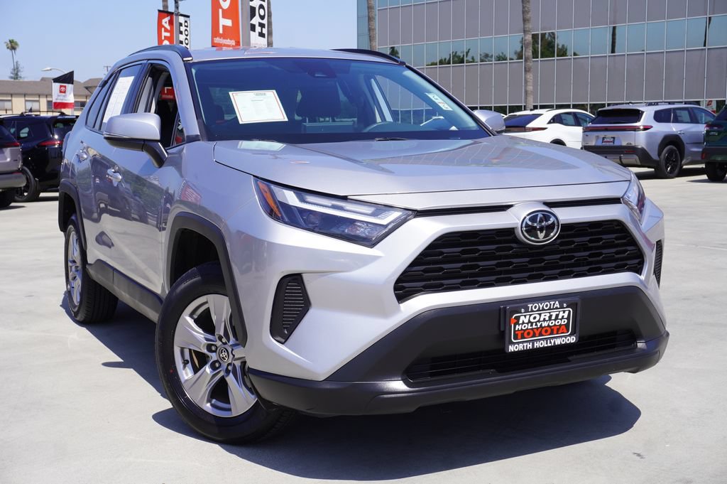 Used 2025 Toyota RAV4 XLE FWD image 2