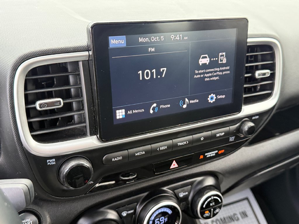 Used 2024 Hyundai Venue SEL FWD image 27