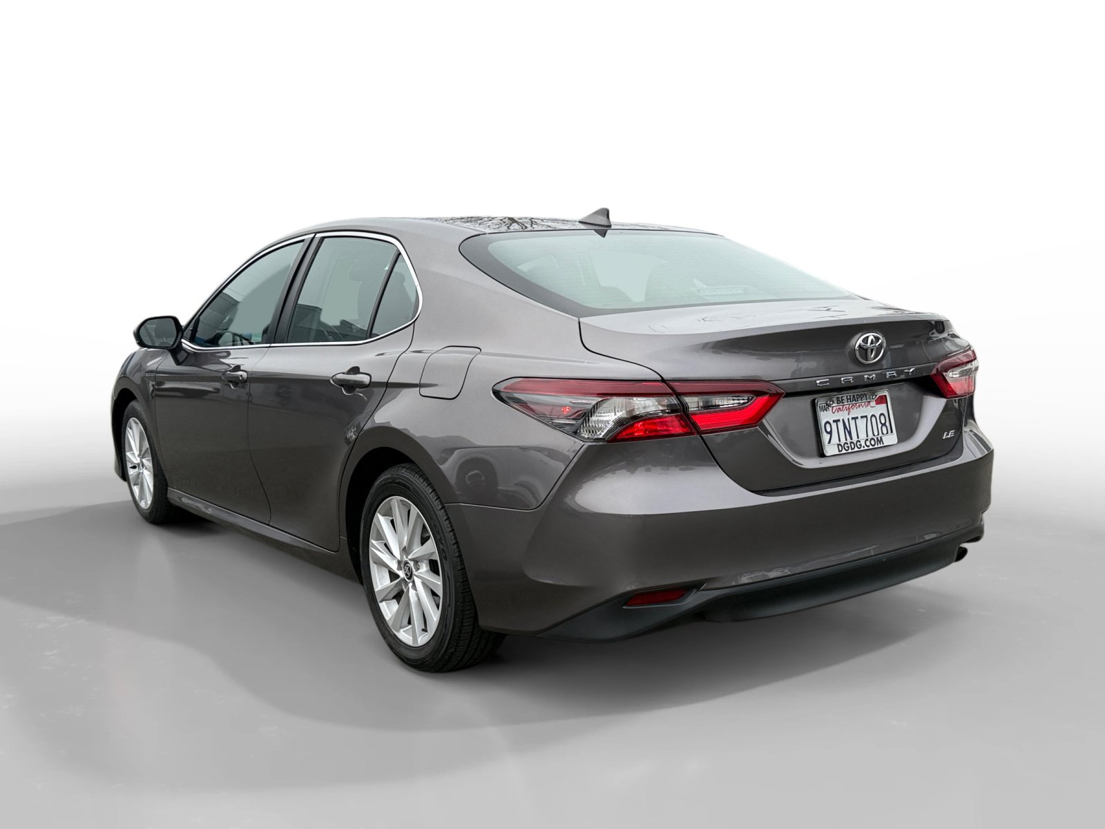 Used 2024 Toyota Camry LE FWD image 3