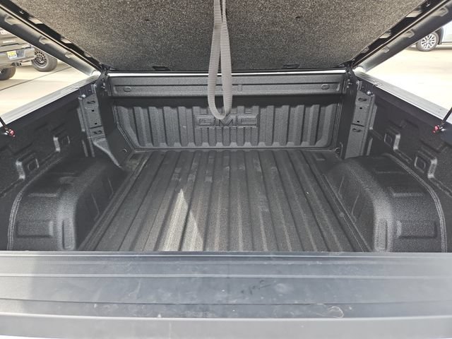 Used 2026 GMC Sierra 1500 SLT AWD/4WD image 17