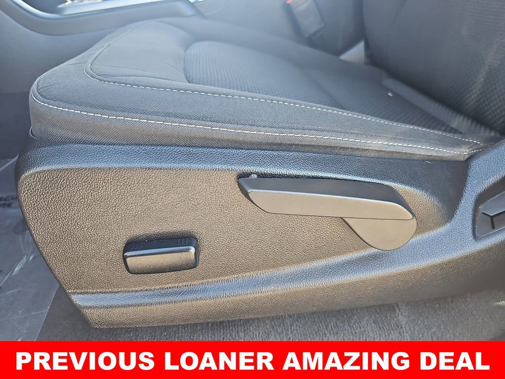 Used 2022 Chevrolet Colorado LT w/ LT Convenience Package image 28