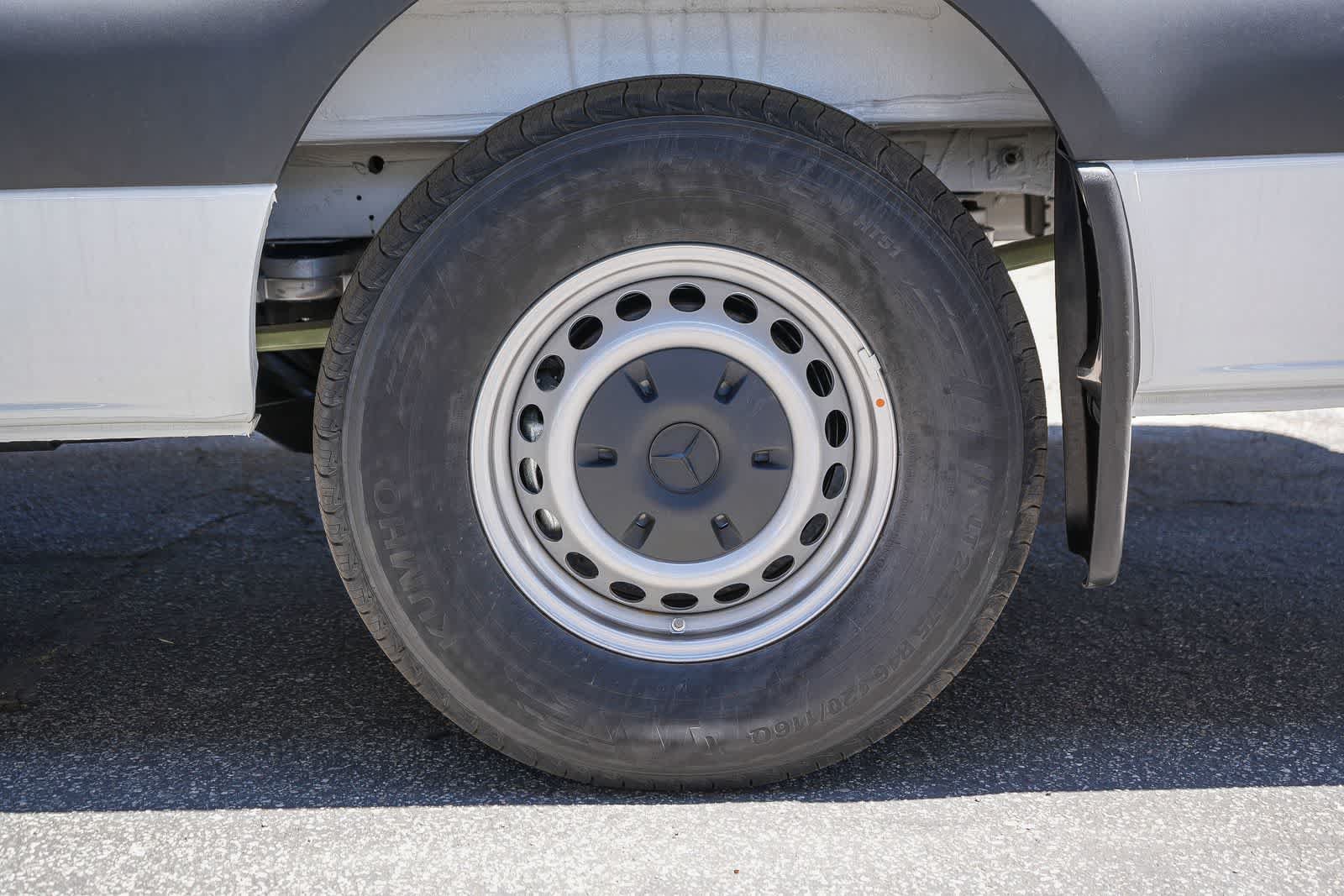 New 2025 Mercedes-Benz eSprinter 170 Cargo image 12