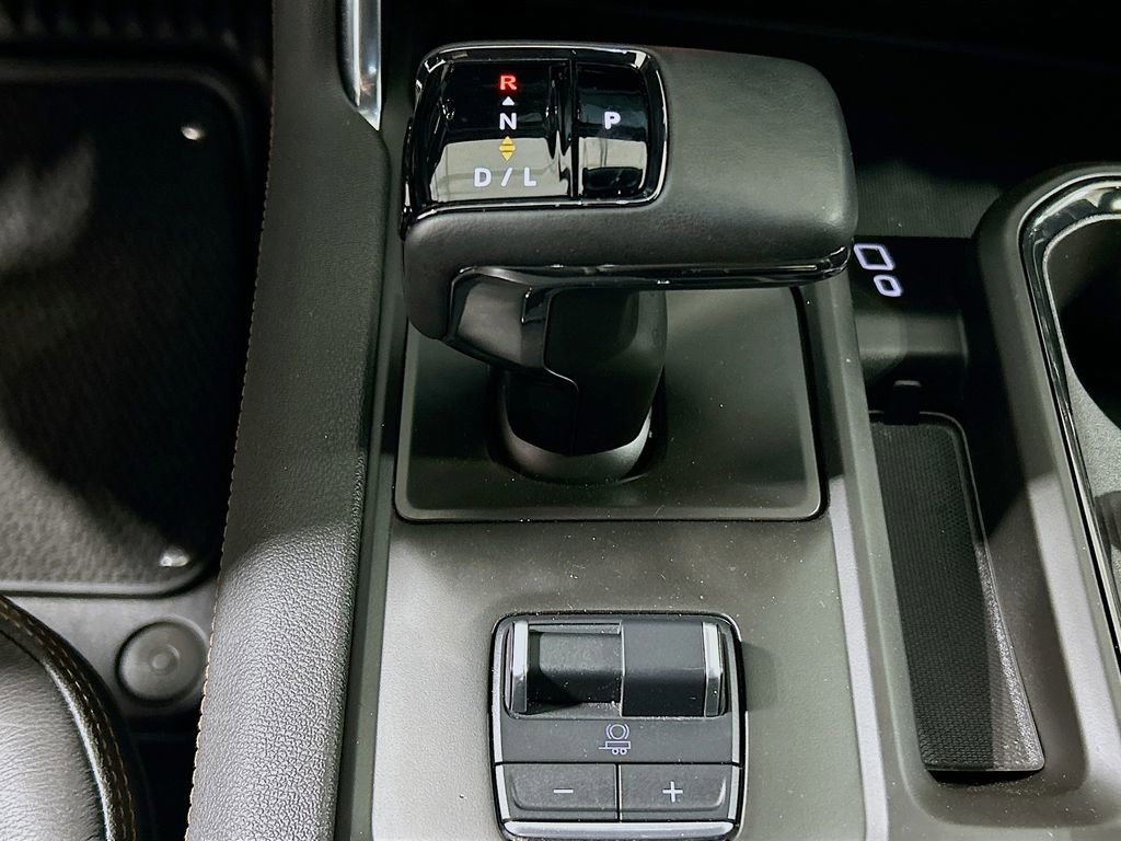 Used 2024 GMC Sierra 1500 AT4 w/ Technology Package image 14