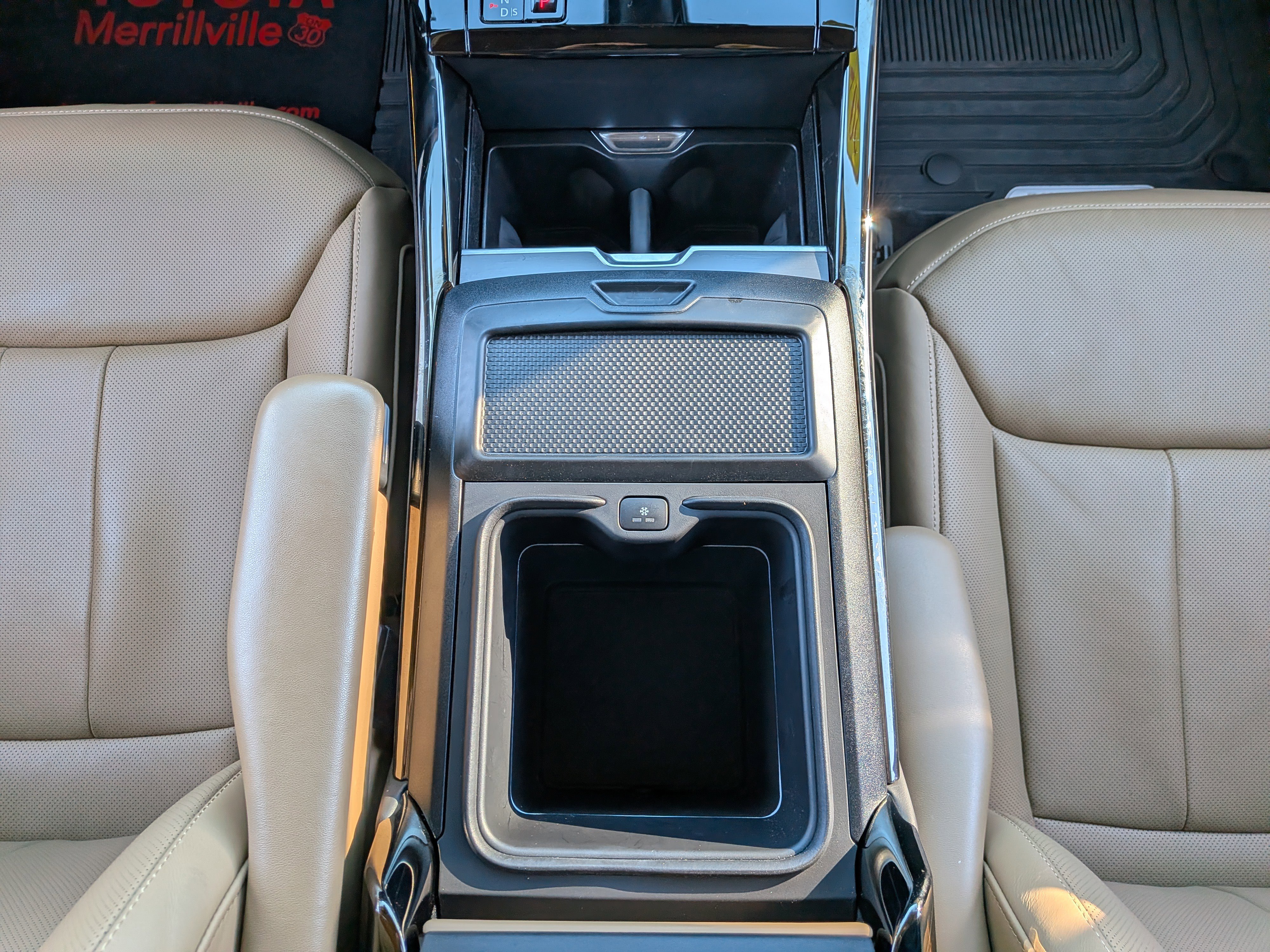 Used 2024 Land Rover Range Rover Sport SE image 32