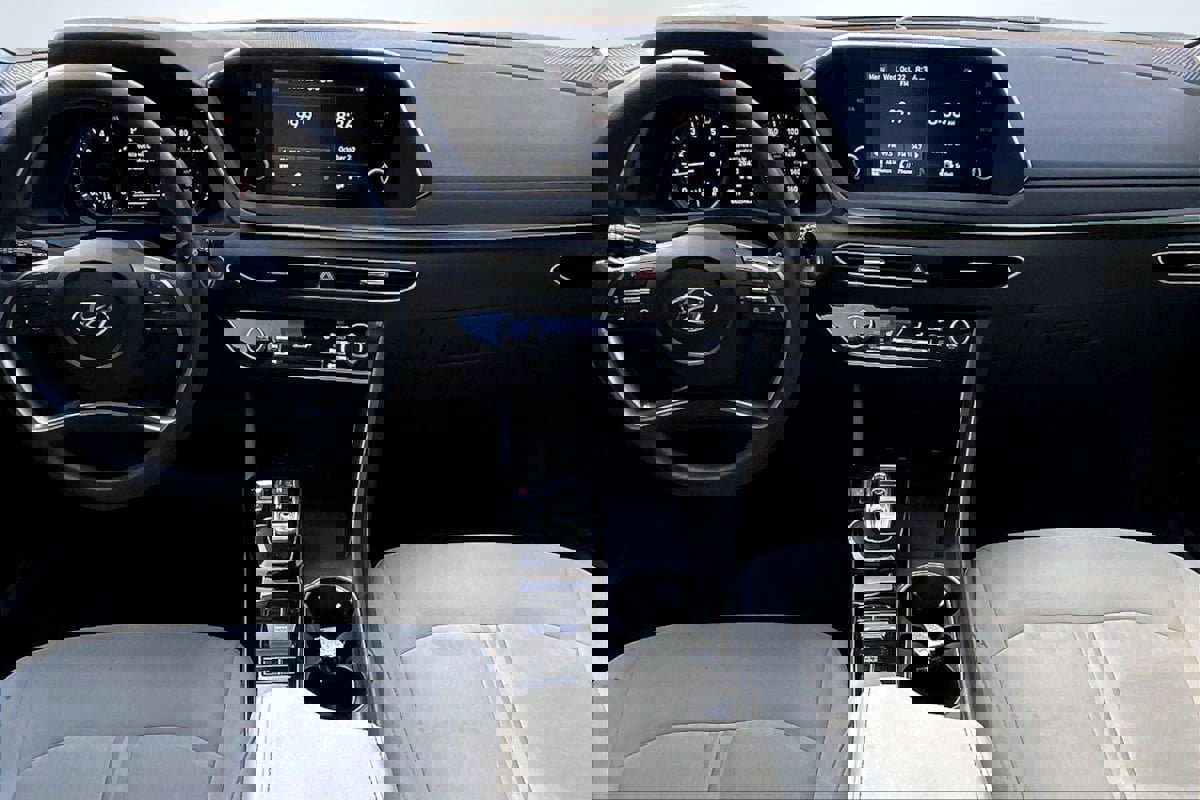 Used 2022 Hyundai Sonata SEL w/ Cargo Package image 16
