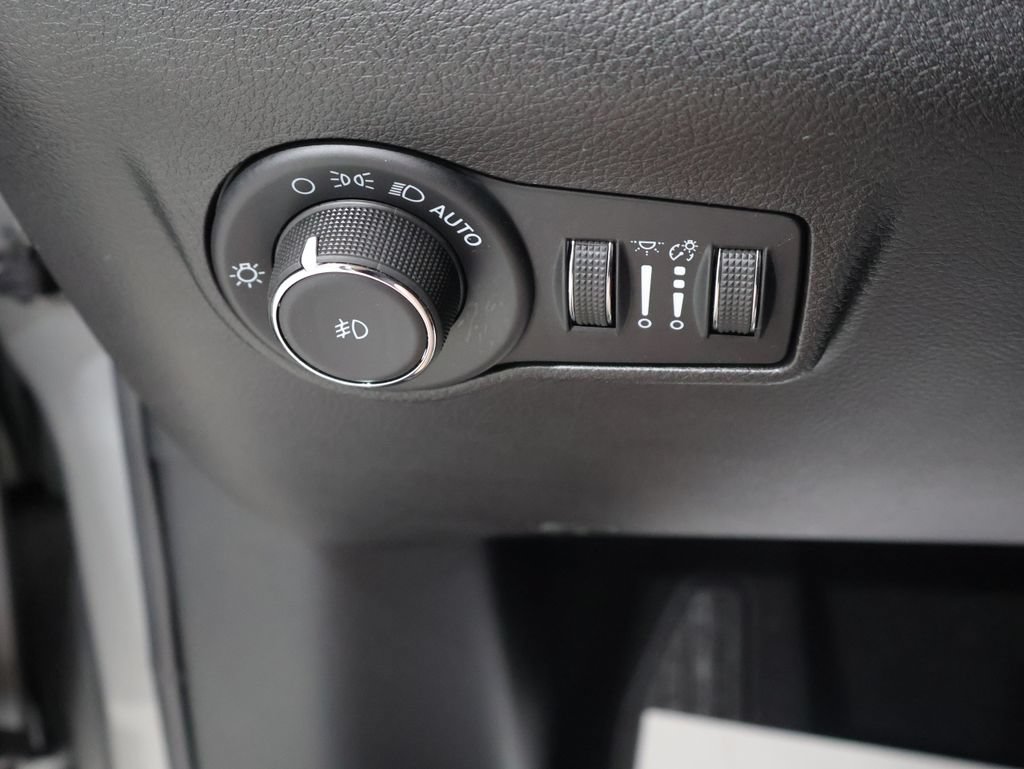 Used 2022 Jeep Compass Latitude w/ Convenience Group AWD/4WD image 32