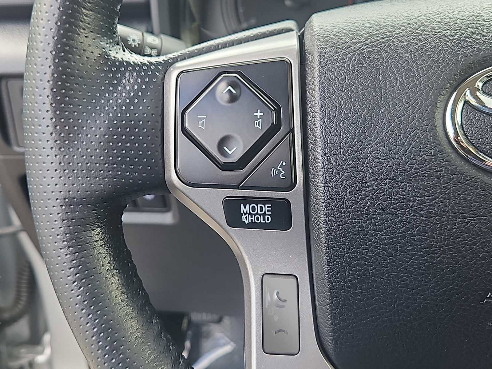 Used 2023 Toyota 4Runner SR5 Premium w/ Moonroof Package AWD/4WD image 25