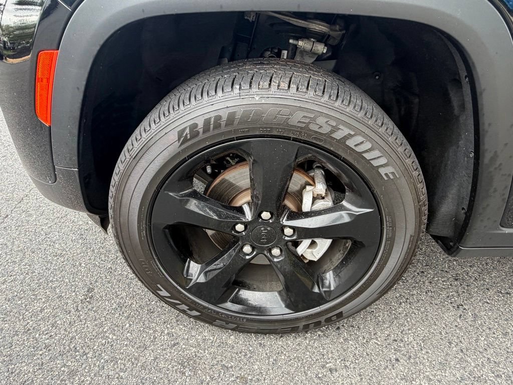Certified 2025 Jeep Grand Cherokee Altitude AWD/4WD image 13