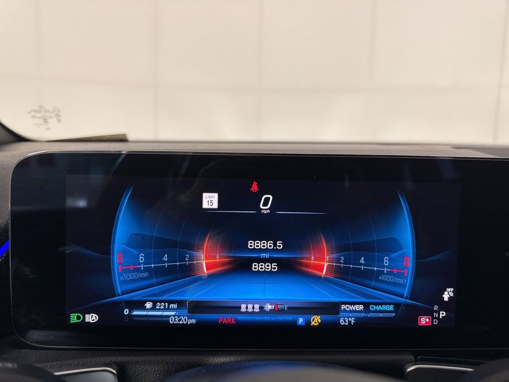 Used 2025 Mercedes-Benz GLB 35 AMG 4MATIC image 27