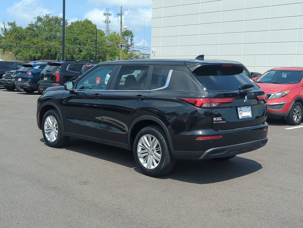 Used 2024 Mitsubishi Outlander ES AWD/4WD image 5