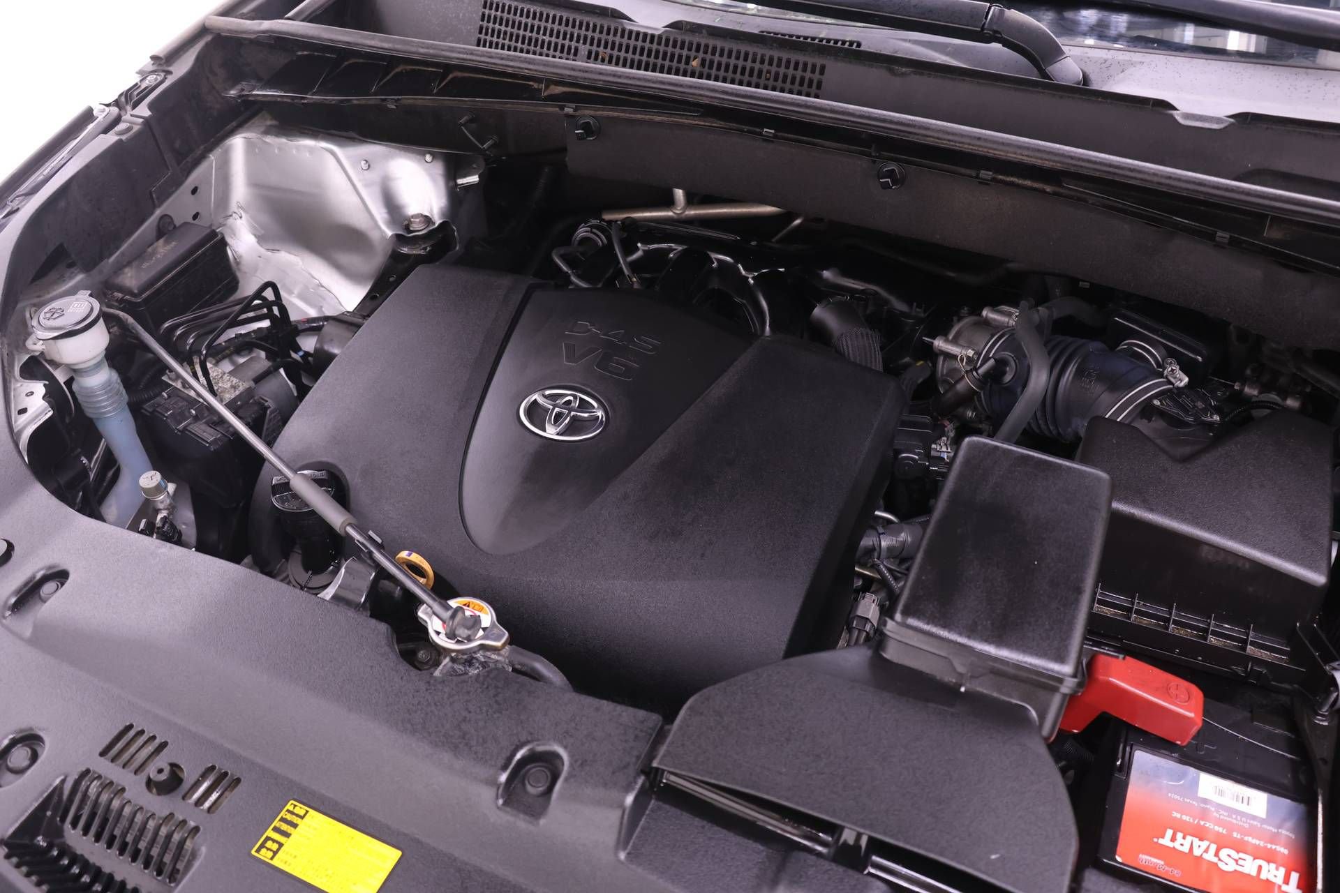 Used 2018 Toyota Highlander SE AWD/4WD image 25