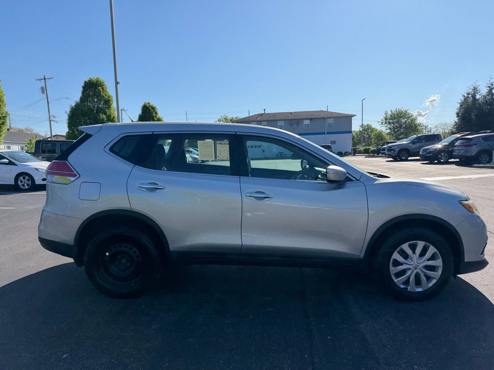 Used 2015 Nissan Rogue S image 6
