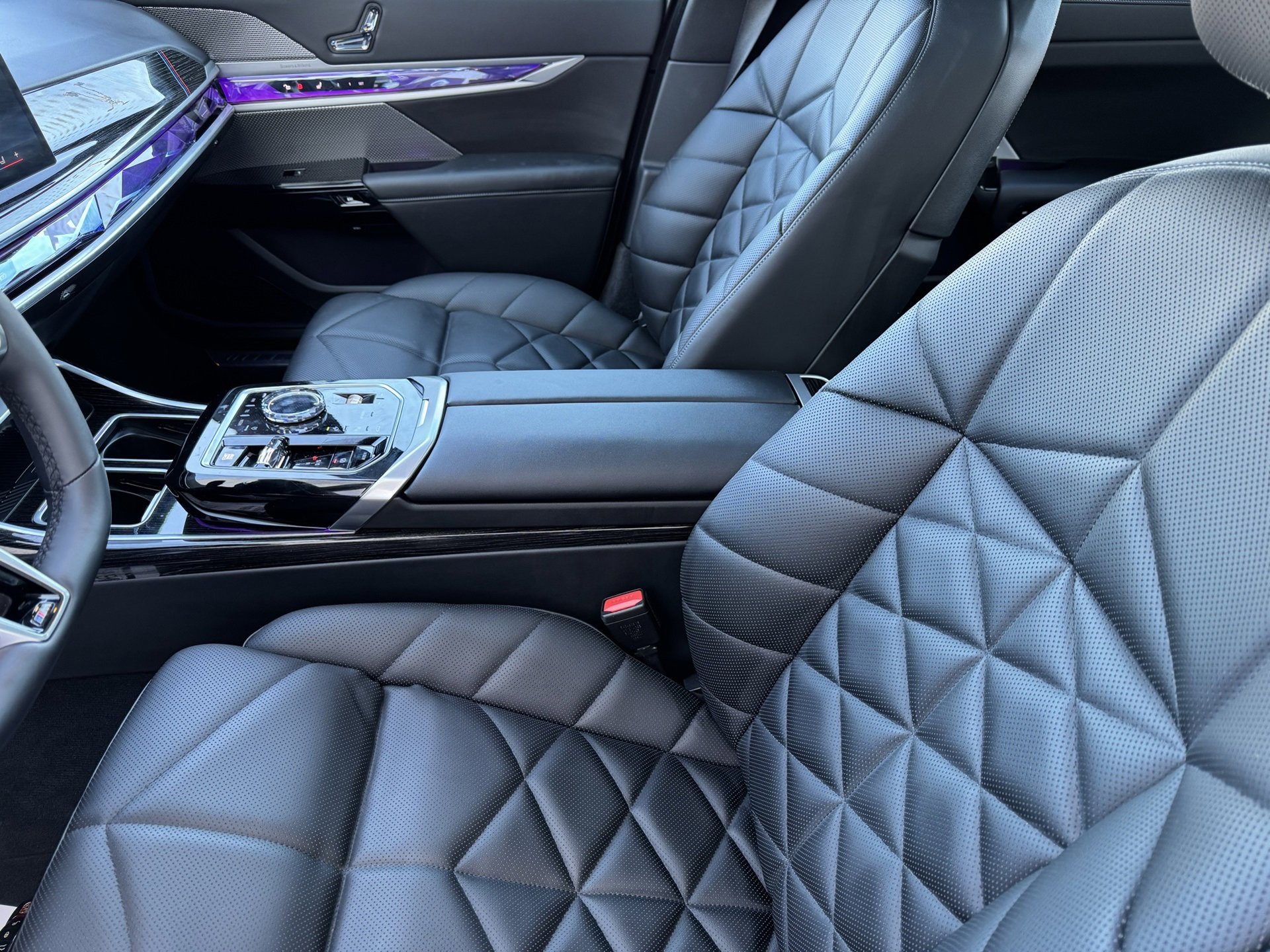 Used 2025 BMW 740i xDrive image 11