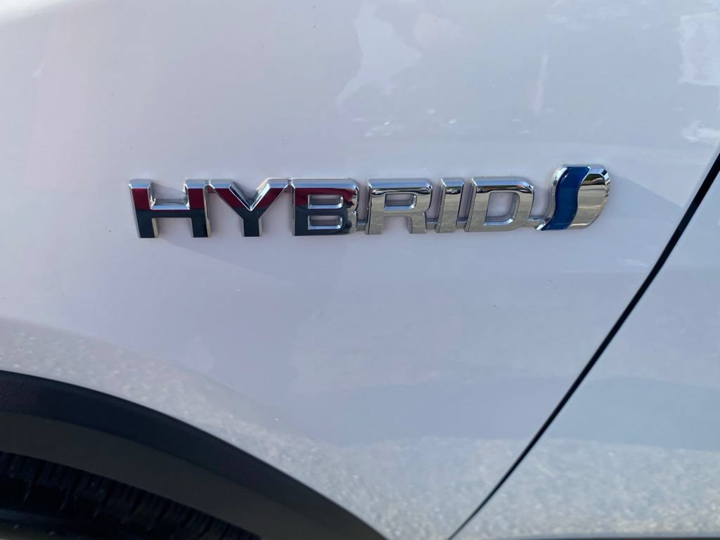 Used 2021 Toyota RAV4 LE AWD/4WD image 21