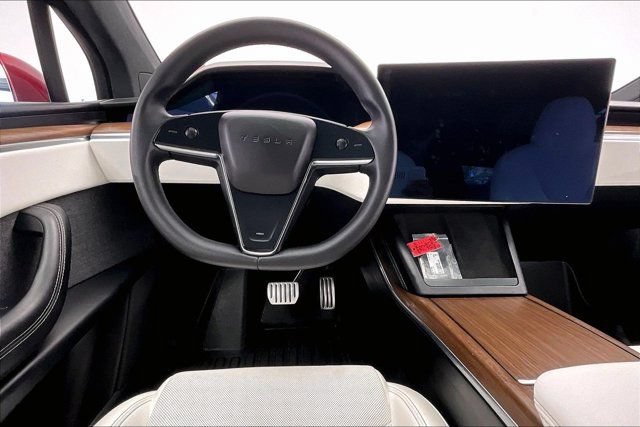 Used 2023 Tesla Model X AWD/4WD image 4