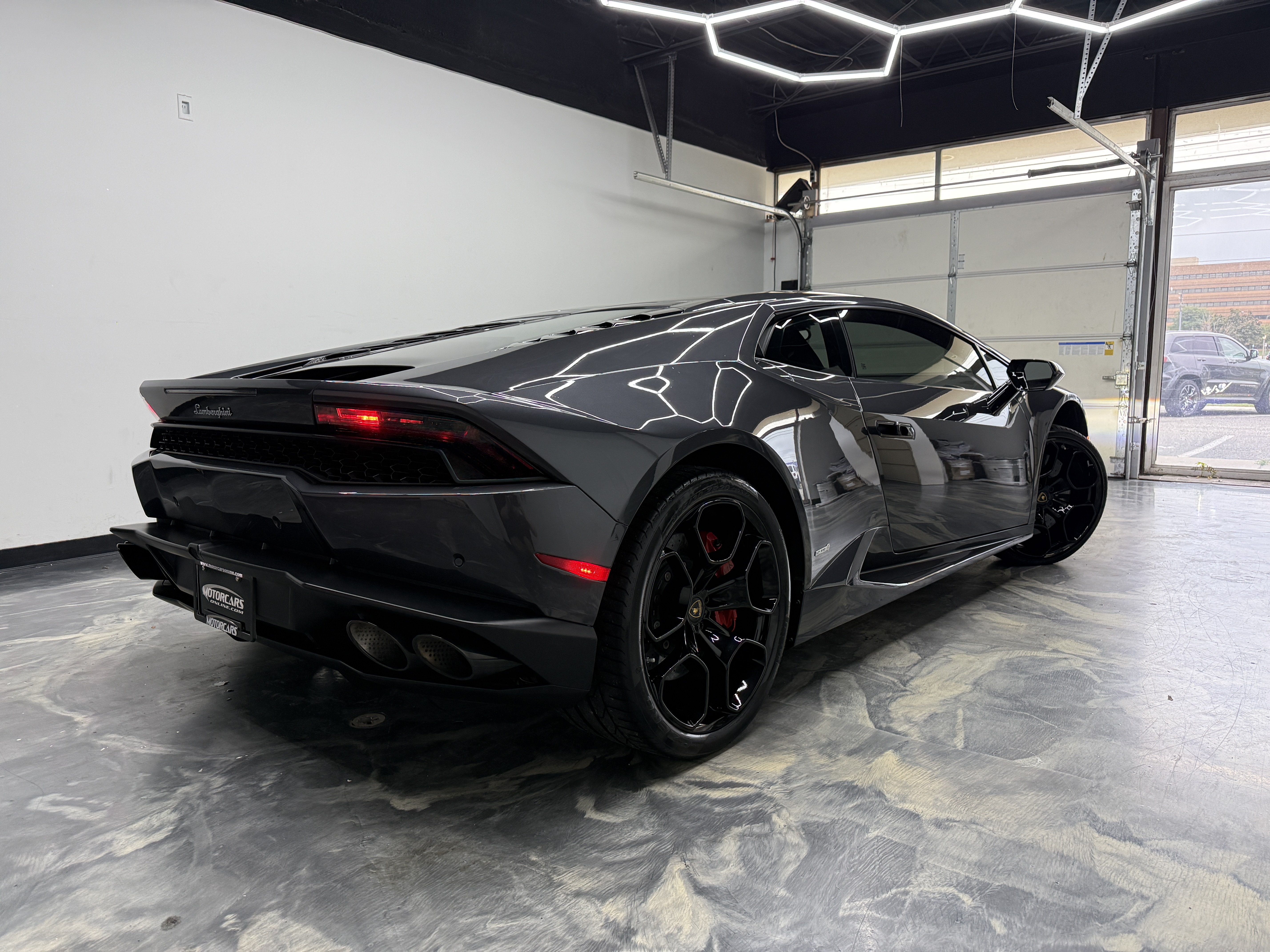 Used 2017 Lamborghini Huracan LP 610-4 AWD/4WD image 6