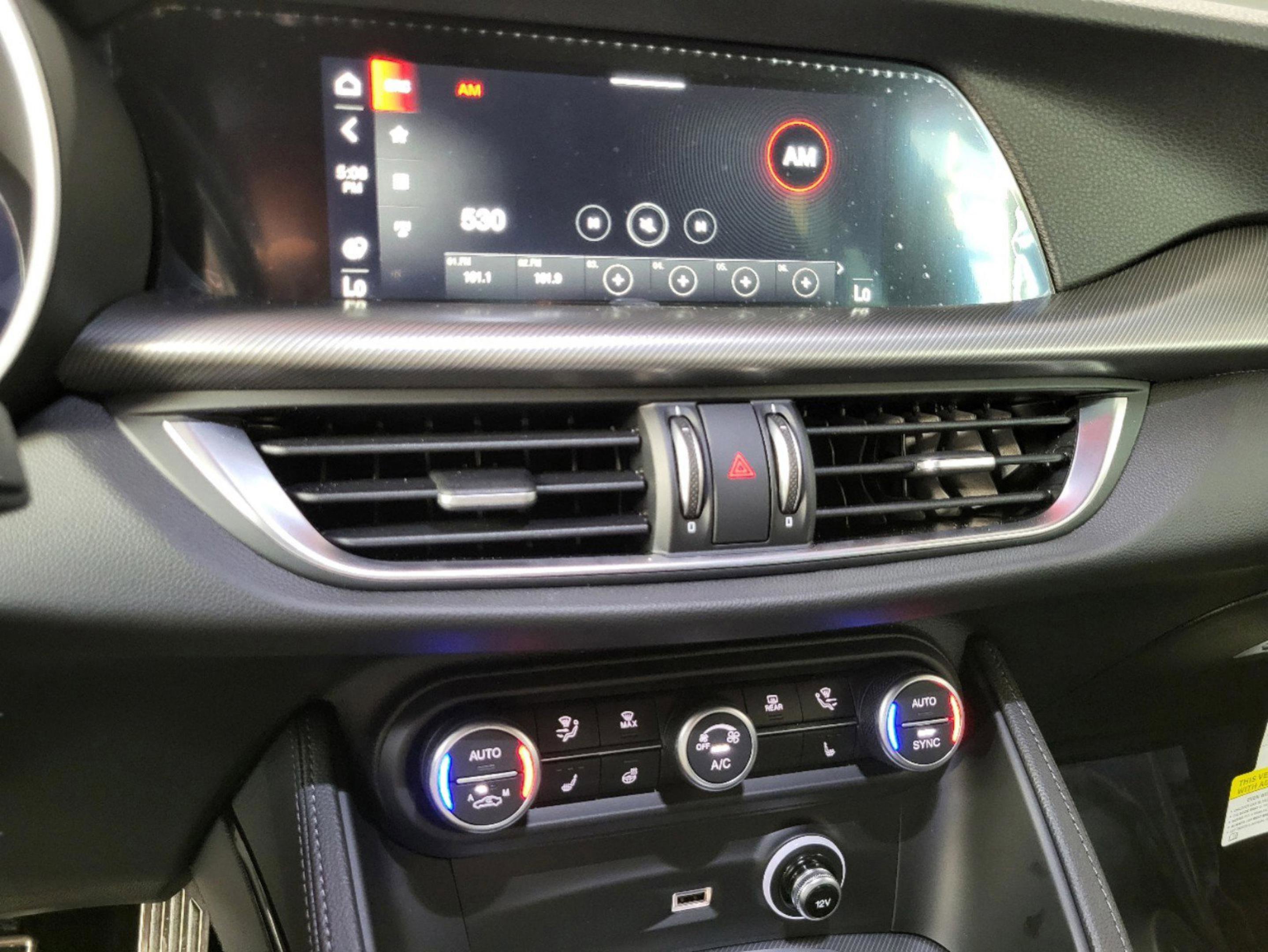 New 2025 Alfa Romeo Stelvio Sprint image 27