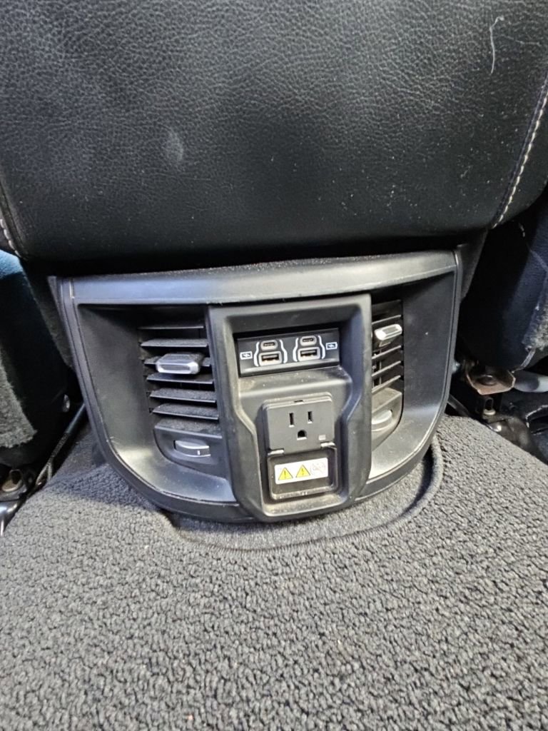 Used 2024 RAM 2500 Laramie AWD/4WD image 25