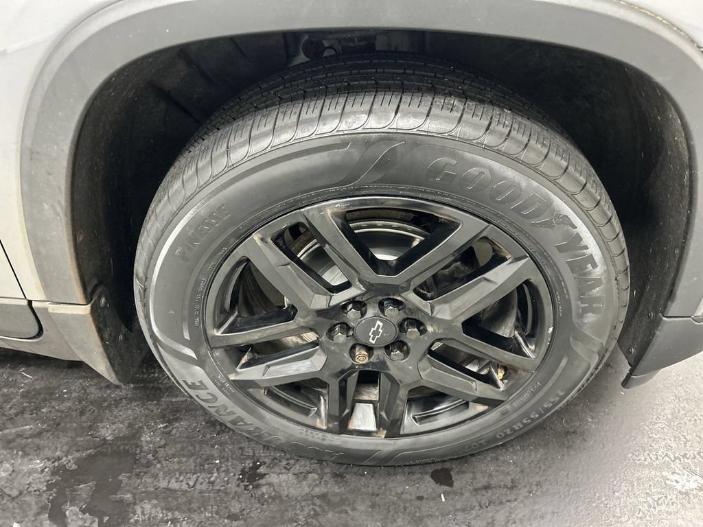 Used 2020 Chevrolet Traverse LS w/ LPO, Black Accent Package AWD/4WD image 8