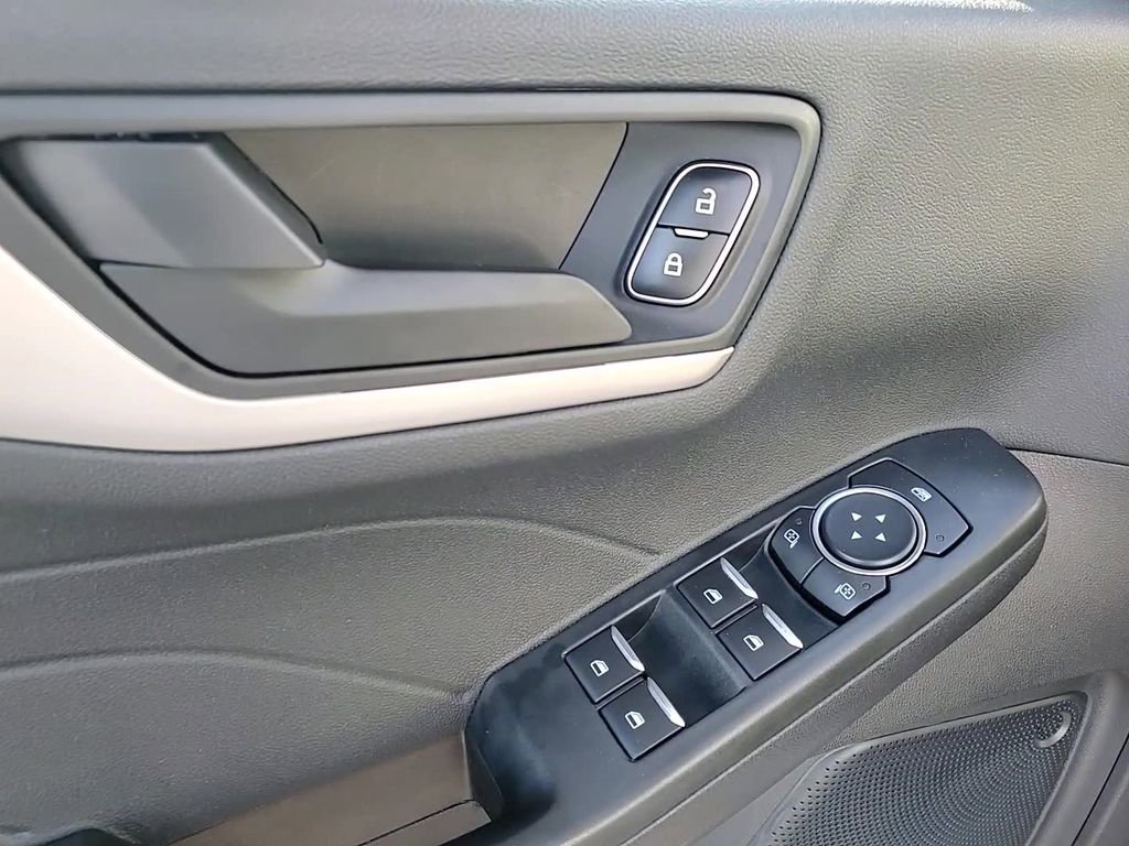 Used 2022 Ford Escape SE w/ Convenience Package image 13