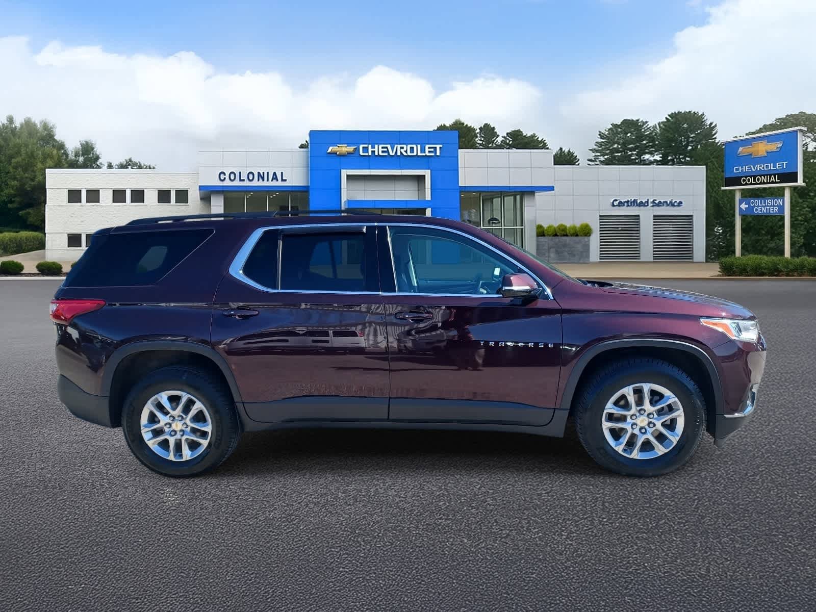 Used 2019 Chevrolet Traverse LT AWD/4WD image 3